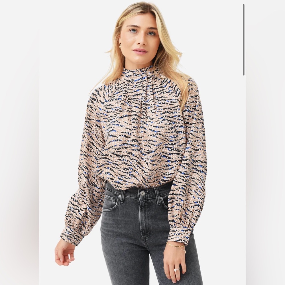 Hunter Bell Size XS • Graham Silk High Neck Tan Animal Stripe Shirt Top.